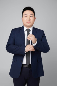 何立群
律师主管